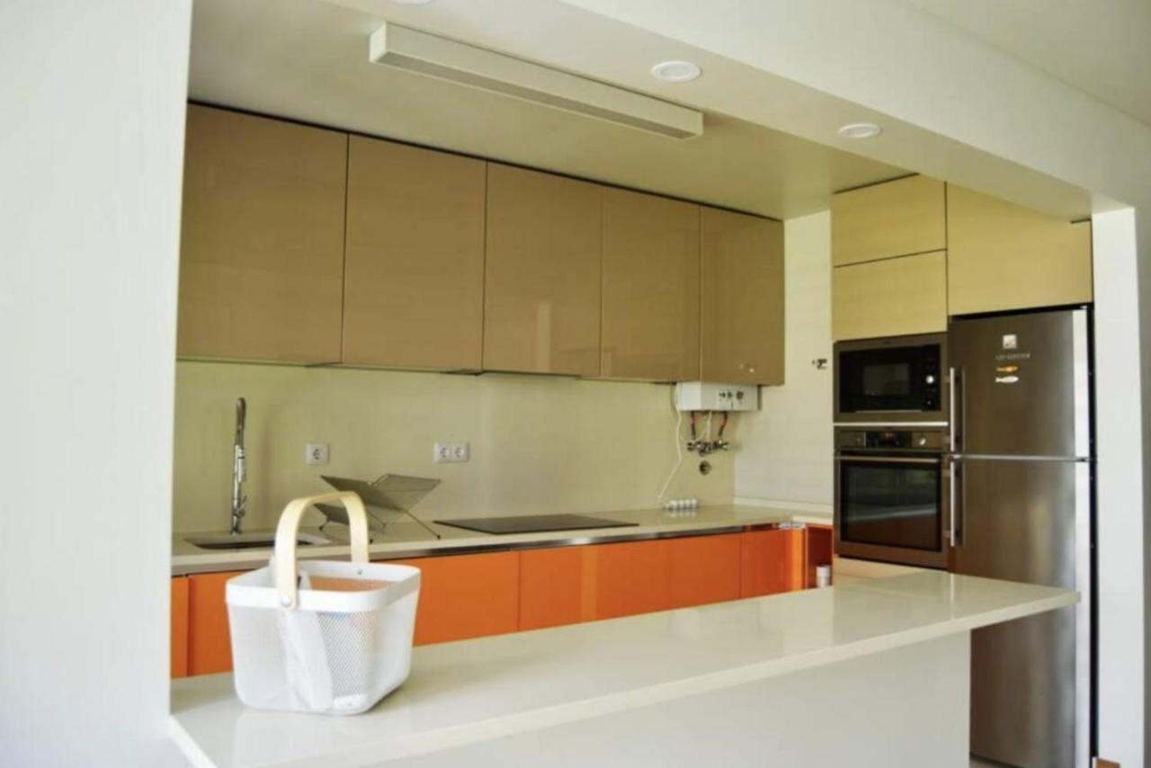 The El Corte Ingles/av Novas Car Parking Apartment *