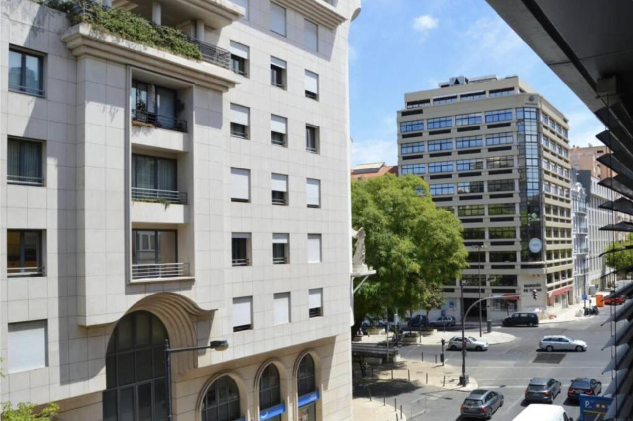 The El Corte Ingles/av Novas Car Parking Apartment
